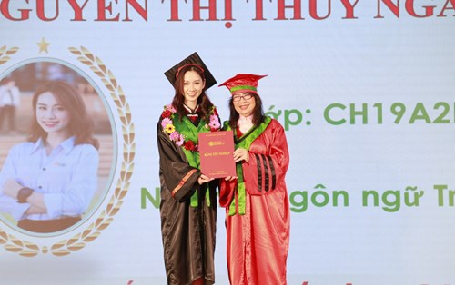 Lễ tốt nghiệp đầy cảm xúc của hơn 2500 Tân cử nhân Đại học Đông Á